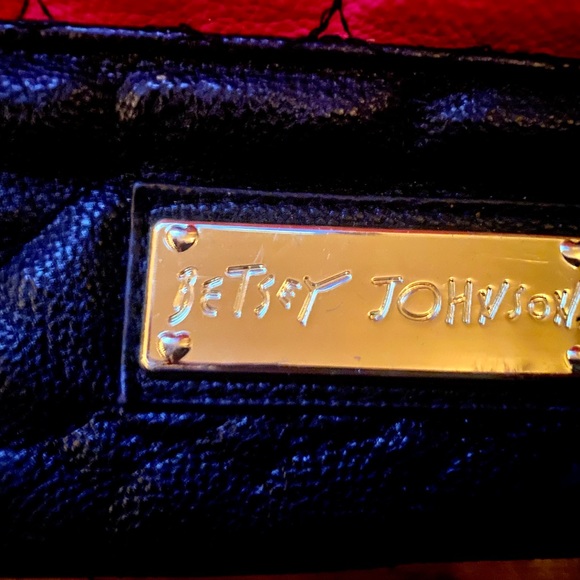 Hot pink and black faux leather Betsey Johnson tote - Picture 3 of 4